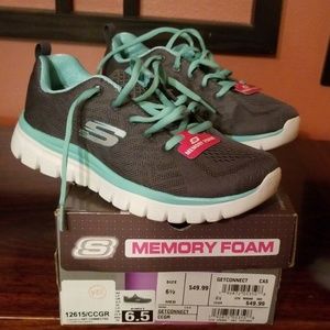 NWT Skechers 6.5 teal/gray memory foam